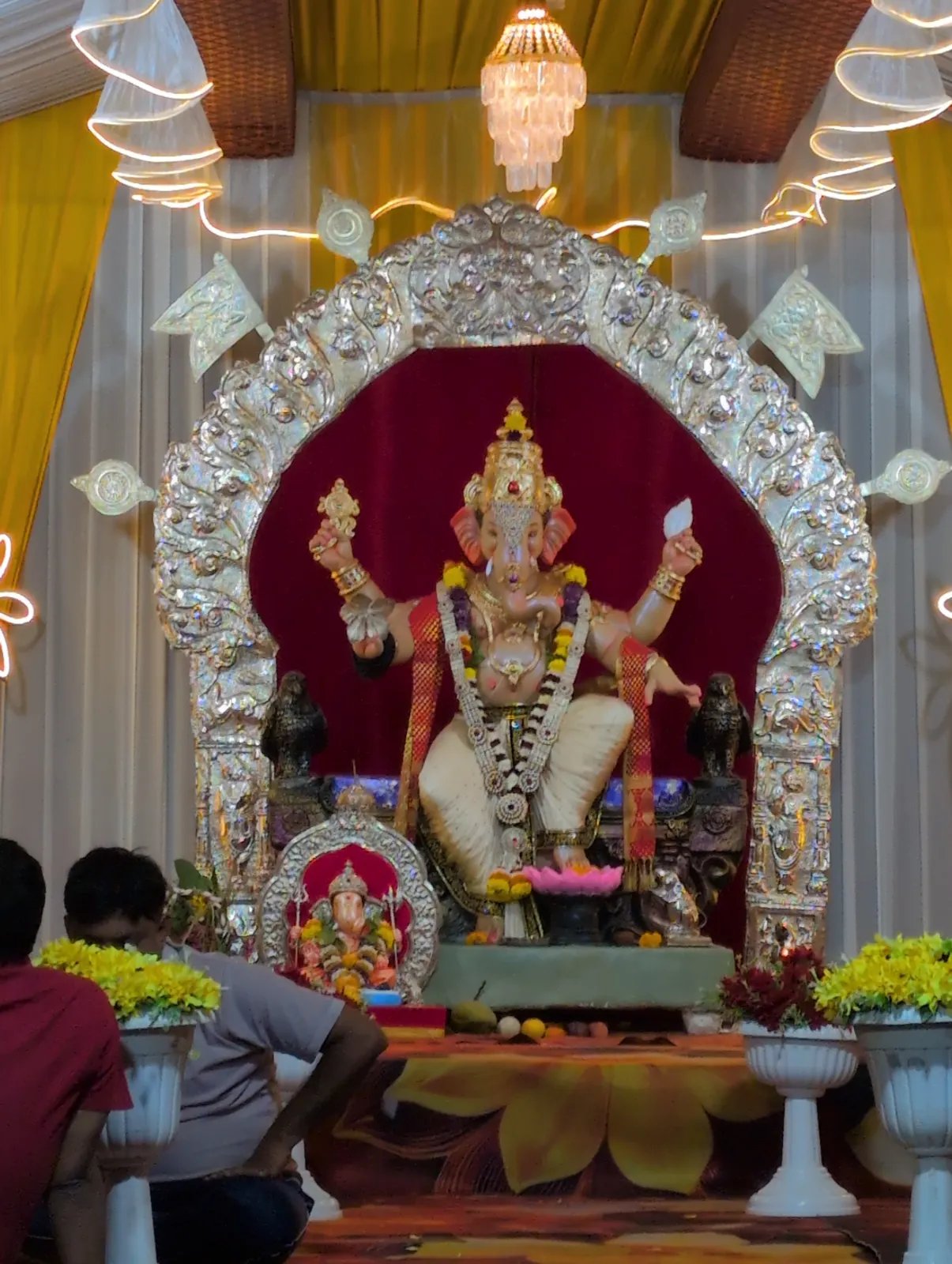 शिवनेरी चौक मंडळ मिरज
